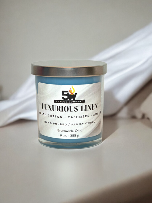 Luxurious linen 9 ounce candle